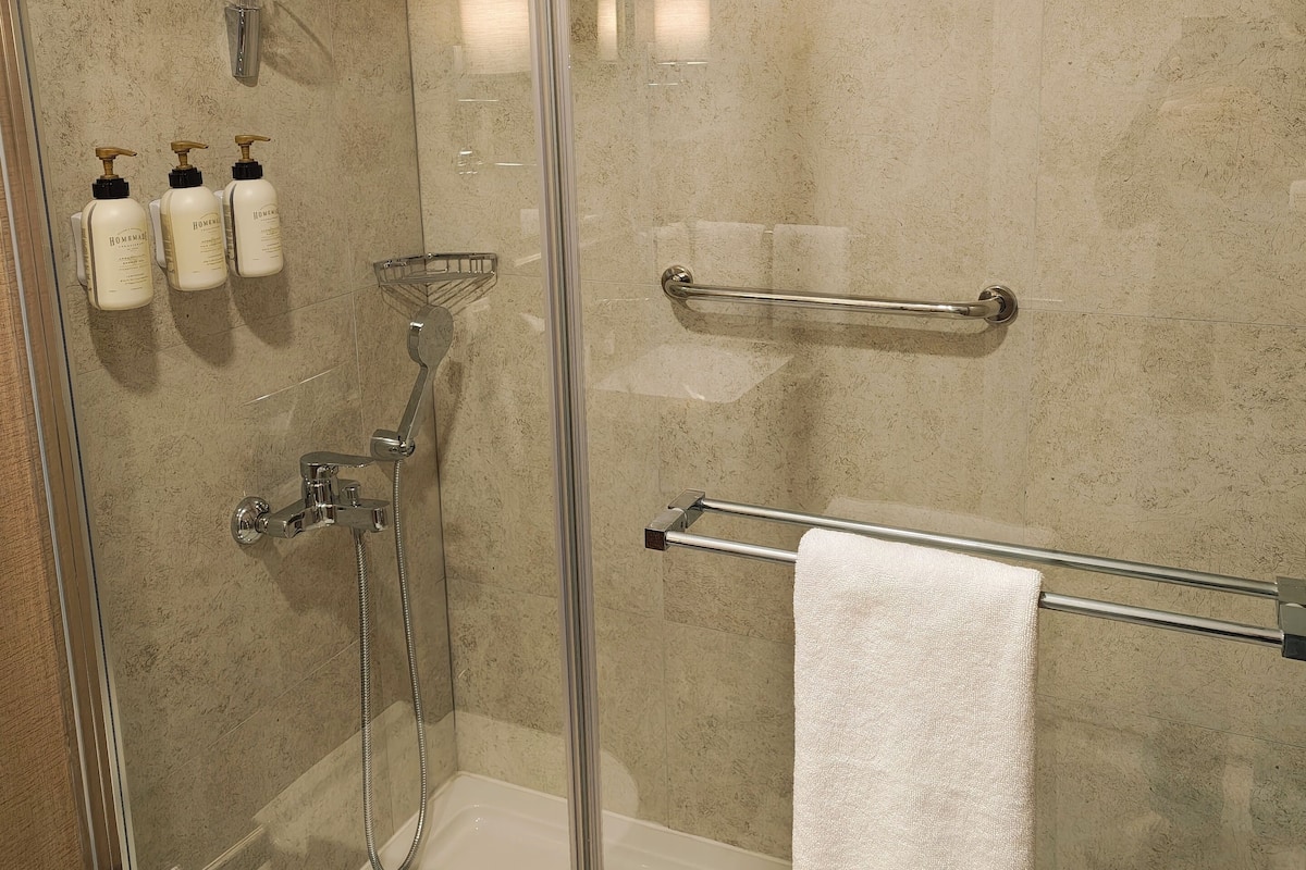 Free toiletries, hair dryer, bathrobes, slippers