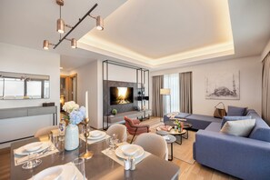 40-inch flat-screen TV with cable channels - Citadines Maslak Istanbul (Sariyer)