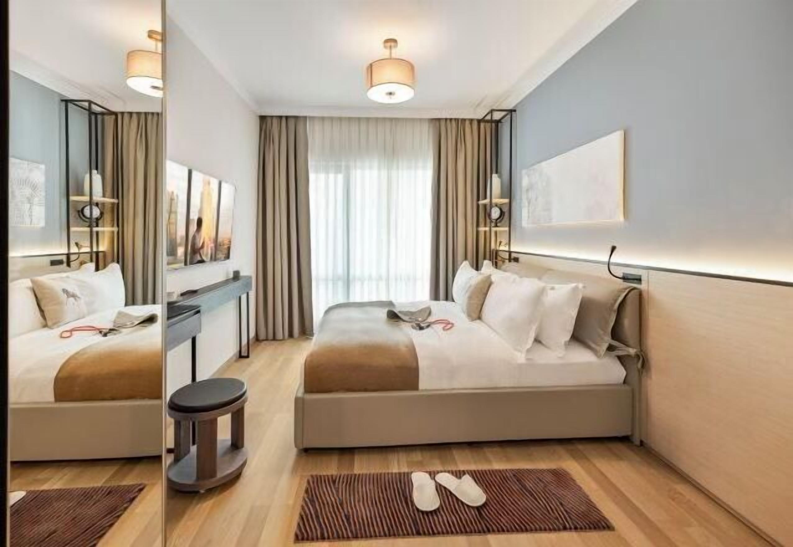 Daunenbettdecken, Zimmersafe, Schreibtisch