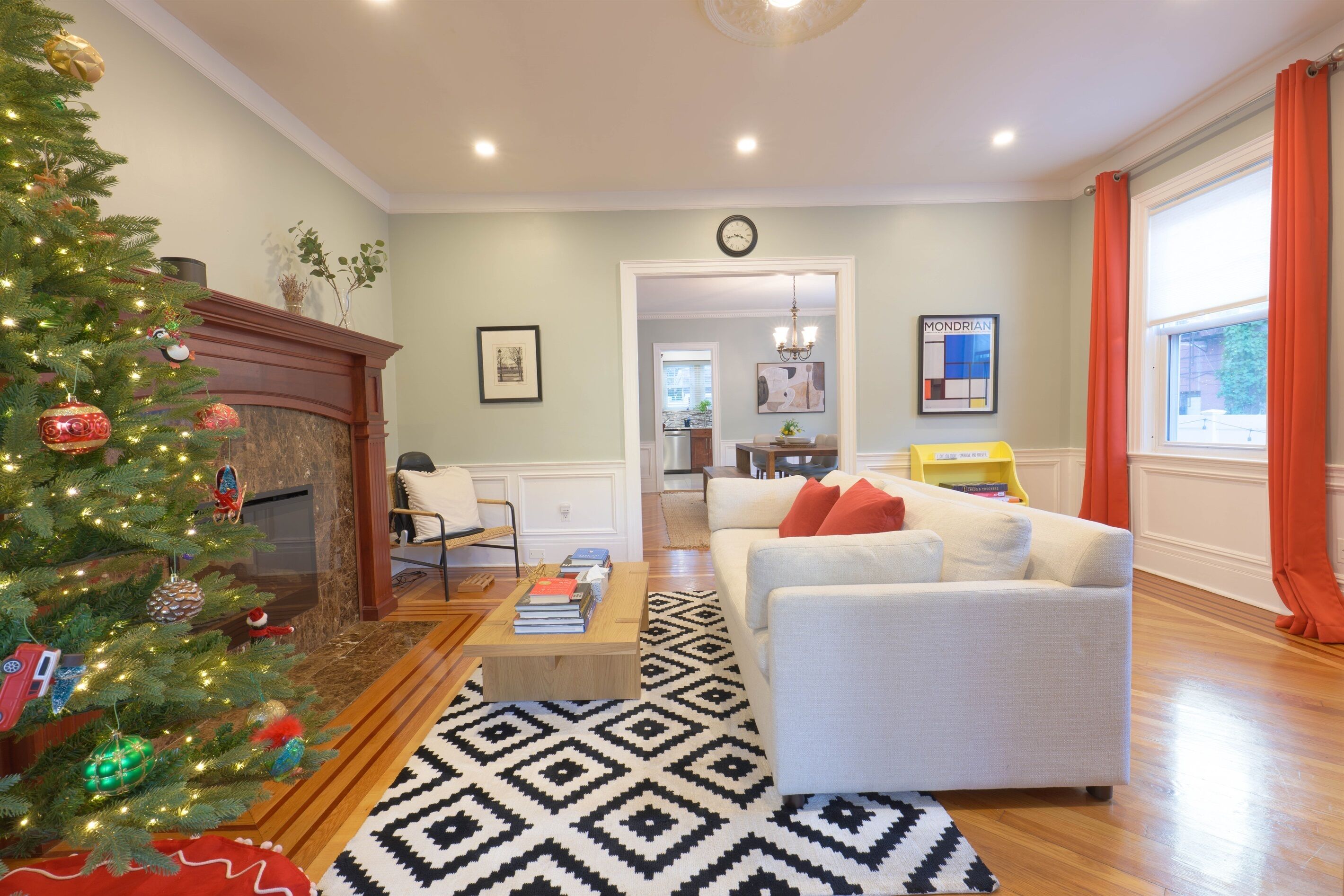 Smart-TV, peis, videospill og bøker