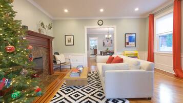 Smart-TV, peis, videospill og bøker