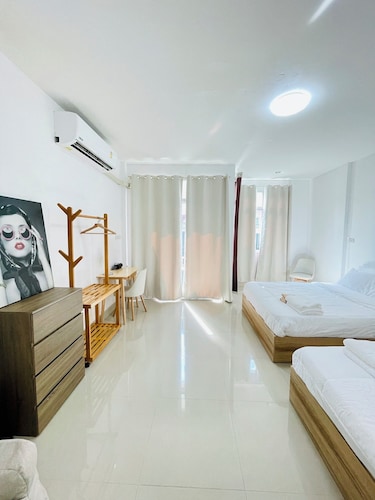 New clean and comfortable house with full facilities