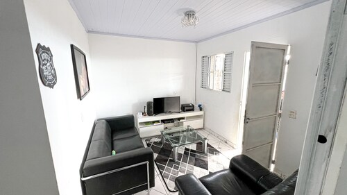 Casa grande com garagem grande