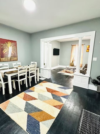 Dining. 3-bedroom apartment in welcoming Solvay