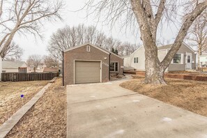 Exterior - Beautiful Get-a-way in the Heart of Sioux Falls (Sioux Falls)