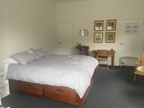 1 chambre, bureau, Wi-Fi, draps fournis
