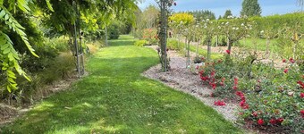 Country Getaway - Studio room with Ensuite in seven-acre landscaped gardens.