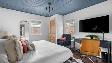 2 chambres, bureau, fer et planche Ă repasser, lit parapluie