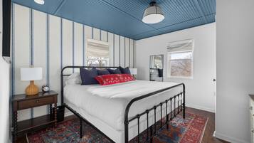 2 bedrooms, desk, iron/ironing board, travel crib