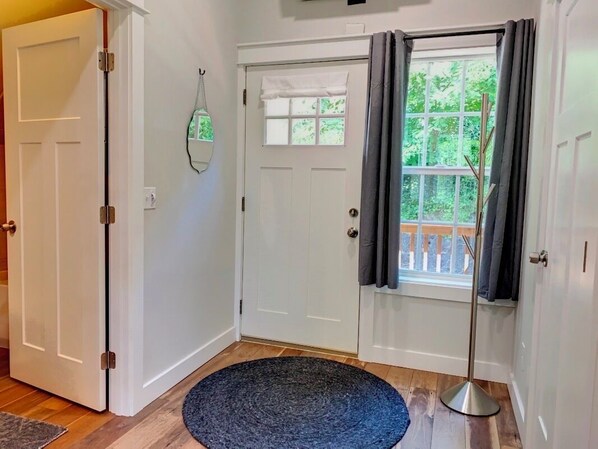 Interior - The Nest- A Peaceful Apartment near the Willamette River (Milwaukie)