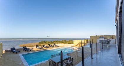 NEW Luxury 4,000 SF Waterfront Home, With Pool, Sleeps 20