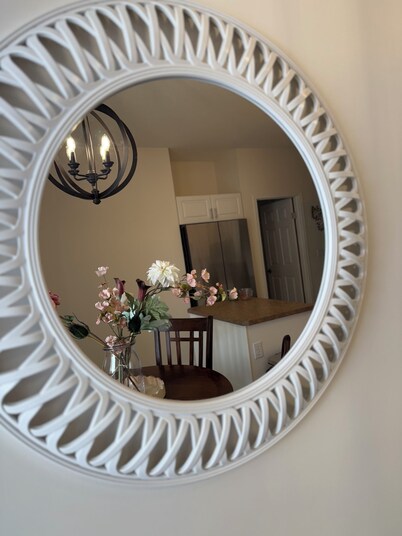 Family-friendly remodelled historical church to private suits!
10 min to Costco!