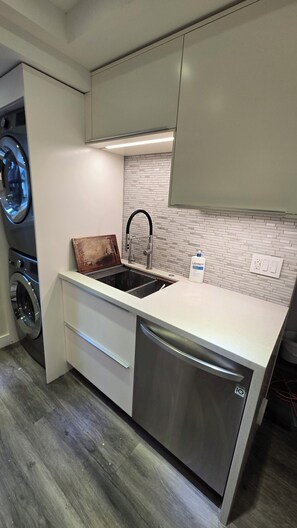 Interior - Cozy 2-bedroom condo in charming San Jose with AC, WiFi (San Jose)