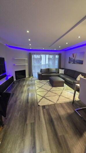 Living area - Cozy 2-bedroom condo in charming San Jose with AC, WiFi (San Jose)