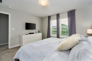 4 bedrooms, desk, iron/ironing board, travel crib