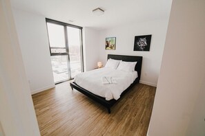 Room - Stylish 1-Bedroom Downtown Winnipeg with Gym (Winnipeg)