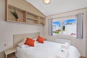 3 soverom, skrivebord, reiseseng for barn og wi-fi (inkludert)