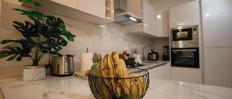 Fridge, microwave, oven, stovetop