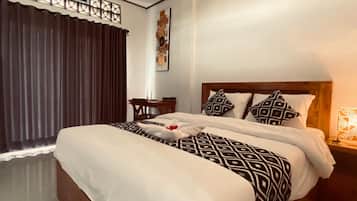 Escritorio, wifi gratis y ropa de cama