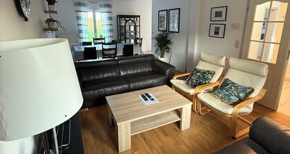 5 bds house - 10 guests - 2 min from Shopping mall
