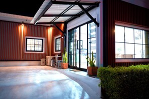 1 bedroom, in-room safe, blackout drapes, free WiFi - Room 61 (Mai Khao)