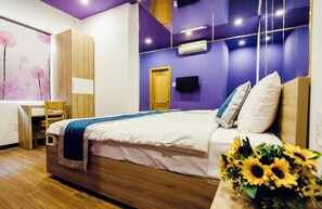 Basic Double Room Single Use, City View | Bathroom | Hair dryer, slippers, soap, shampoo - Mata Love hotel (Da Nang)