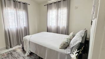 2 bedrooms, iron/ironing board, free WiFi, bed sheets