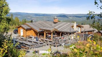 Chalet, 4 Bedrooms, Balcony, Mountain View | Exterior