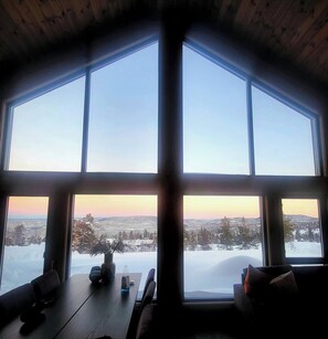 Stuga - 4 sovrum - balkong - utsikt mot bergen | Interiör