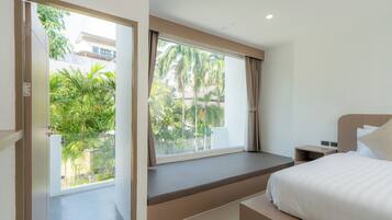 Deluxe Double Room | In-room safe, free WiFi, bed sheets
