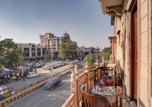 Hotel Prithvi palace