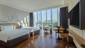 ห้องเอ็กเซกคิวทีฟดับเบิล, วิวสวน | มินิบาร์ฟรี, โต๊ะทำงาน, พื้นที่ทำงานแบบใช้แล็ปท็อป, ผ้าม่านกันแสง
