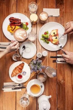 Daily buffet breakfast for a fee - UrCove by HYATT Shanghai Pudong East (Shanghai)