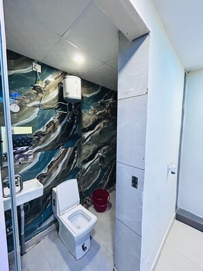 Shower, bathrobes, towels, soap - ICY White Varn Residency (Greater Noida)