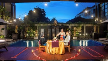 Couples’ dining