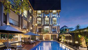 Kolam renang outdoor