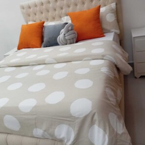 2 bedrooms, WiFi, bed sheets - Charming 2-bedroom apartment in fabulous Santo Domingo with WiFi, fitness room. (Santo Domingo)