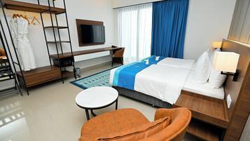 Grand Twin Room | In-room safe, desk, free WiFi, bed sheets