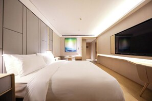 Schreibtisch, laptopgeeigneter Arbeitsplatz, Verdunkelungsvorhänge