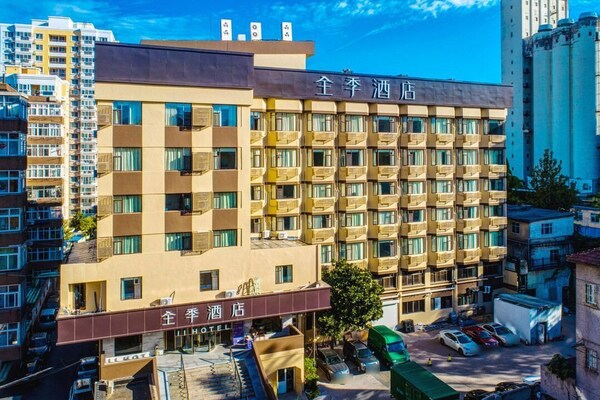 Full Season Hotel - Qingdao