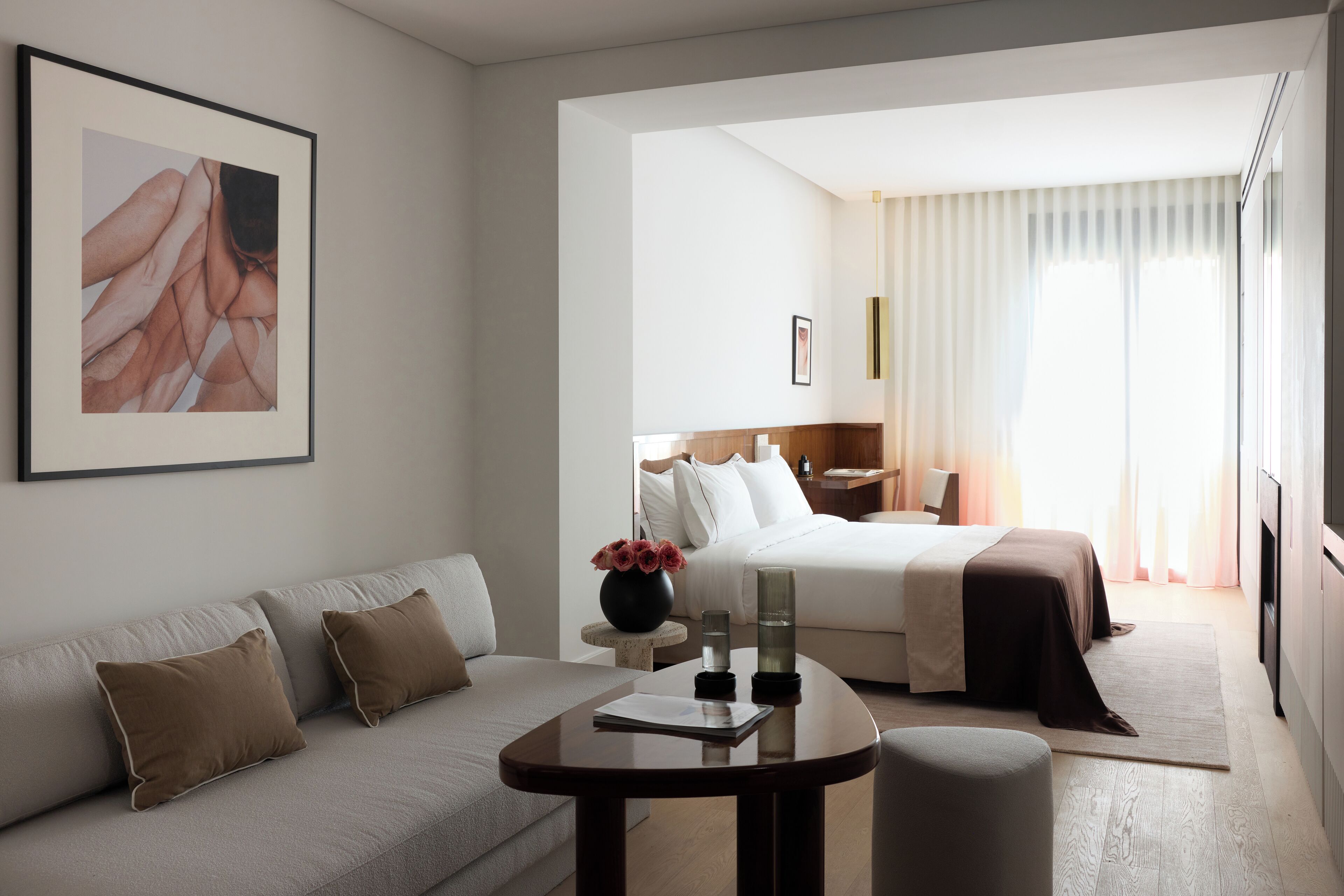 Premium Residences | Premium bedding, down comforters, pillowtop beds, in-room safe