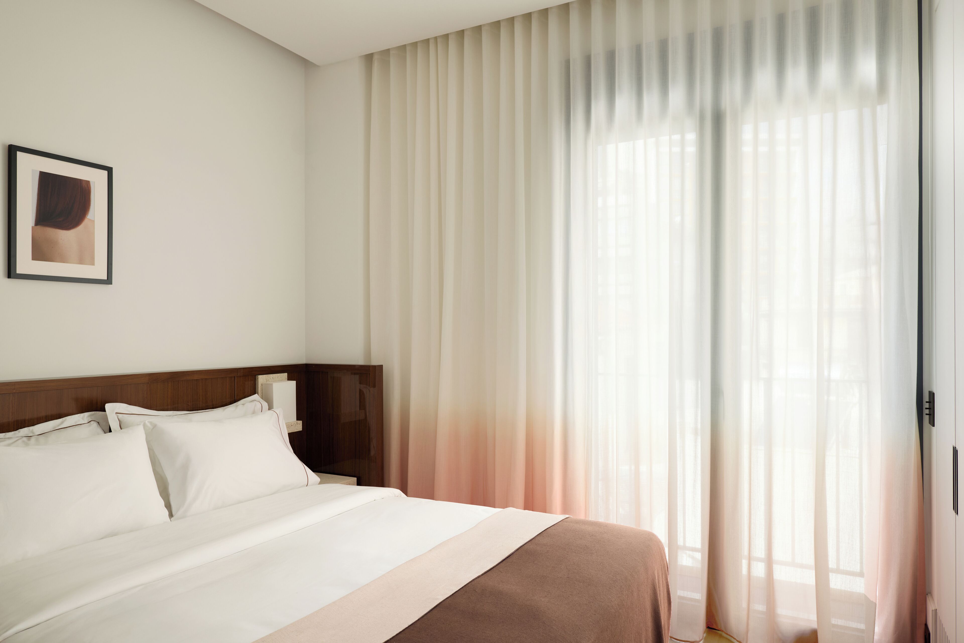 Deluxe Residence | Premium bedding, down comforters, pillowtop beds, in-room safe