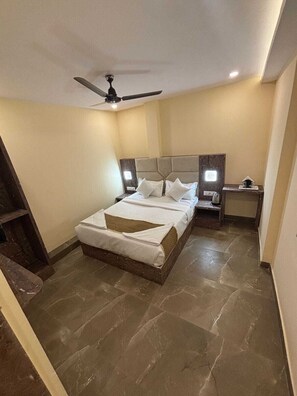 Chambre Deluxe, 1 lit double, vue ville