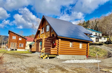 Room, Multiple Beds, Non Smoking, Hill View | Free WiFi. Hirafu Cottage