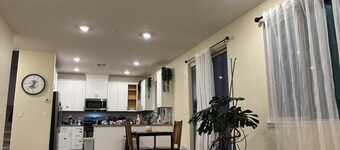 Spacious 4 bedroom 3 bathroom House in Rancho Cordova. Long term stay.