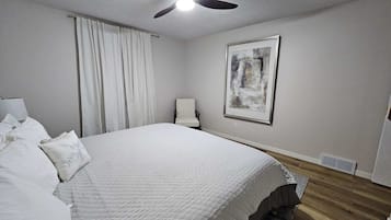 2 bedrooms, iron/ironing board, WiFi, bed sheets