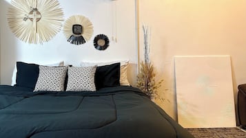 1 slaapkamer, een strijkplank/strijkijzer, wifi
