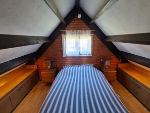 3 室のベッドルーム、デスク、アイロン / アイロン台、WiFi