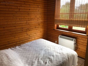 3 bedrooms, desk, iron/ironing board, WiFi