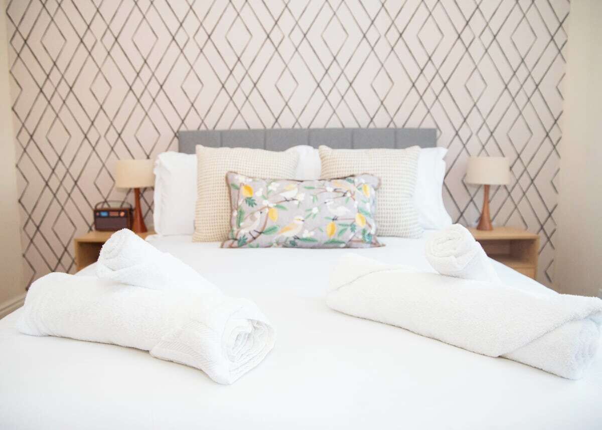 4 soverom, strykejern/-brett og wi-fi (inkludert)